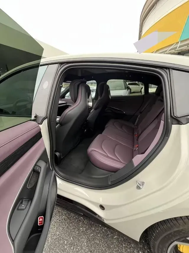 2024 MI SU7 BEV 101KWH,autocango,china used car exporter,china ev exporter,chinese used car exporter,chinese used ev exporter