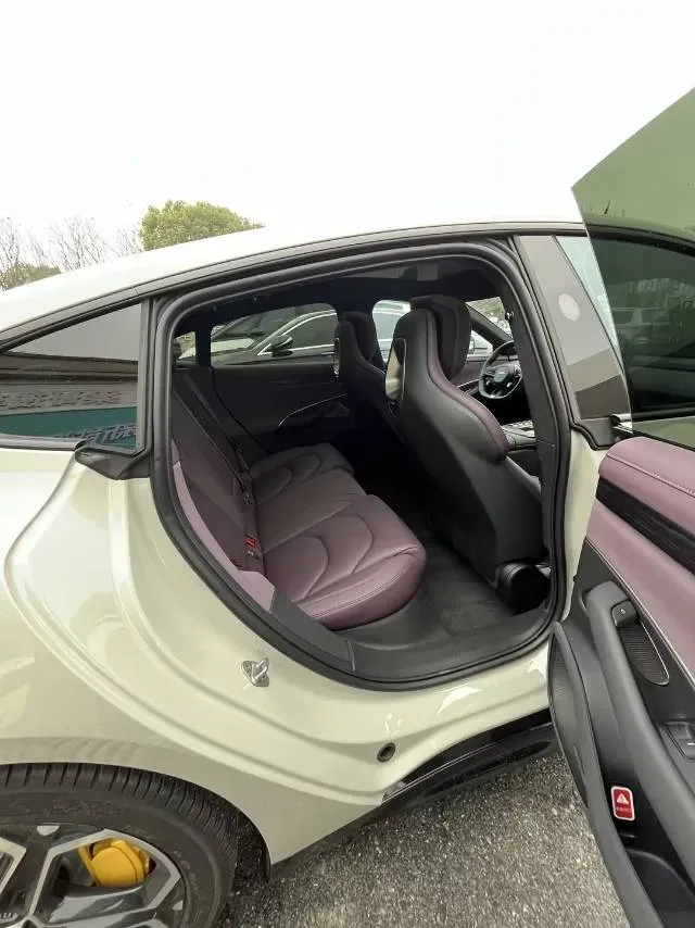 2024 MI SU7 BEV 101KWH,autocango,china used car exporter,china ev exporter,chinese used car exporter,chinese used ev exporter