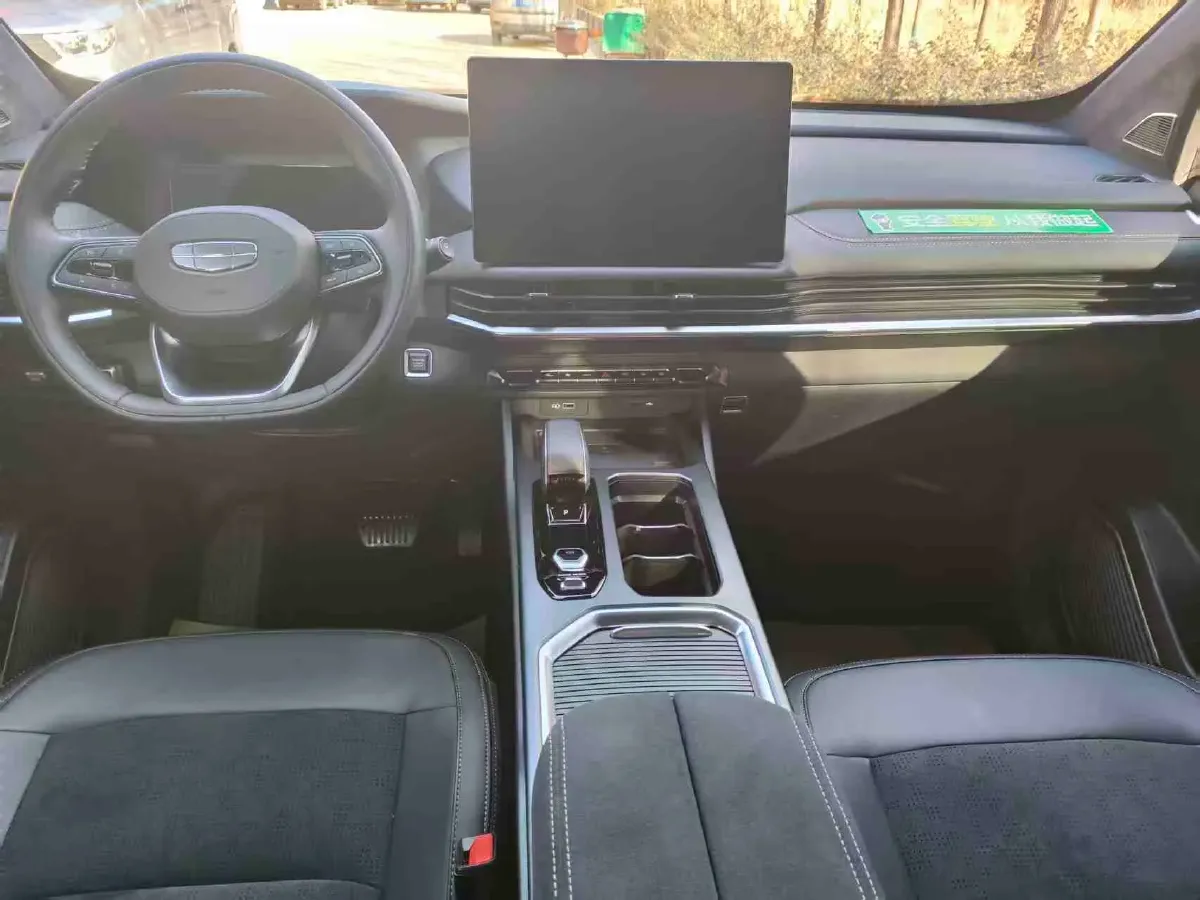 2025 Geely Okavango L 2.0T 218HP L4 7DCT,autocango,china used car exporter,china ev exporter,chinese used car exporter,chinese used ev exporter