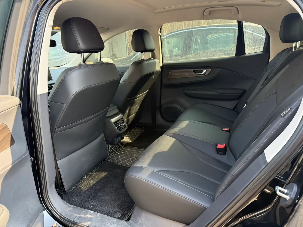 2022 HongQi E-QM5 BEV 54KWH,autocango,china used car exporter,china ev exporter,chinese used car exporter,chinese used ev exporter