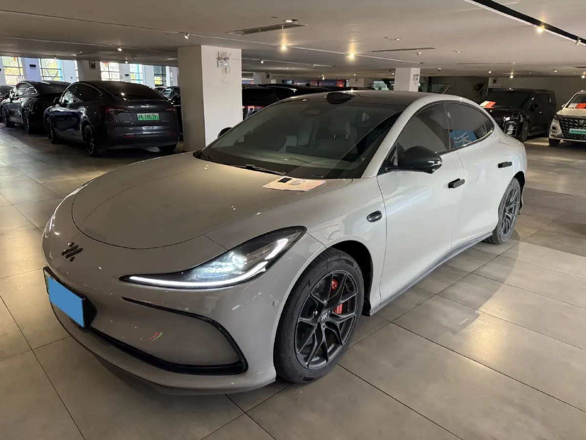 2024 IM L6 BEV 83KWH,autocango,china used car exporter,china ev exporter,chinese used car exporter,chinese used ev exporter