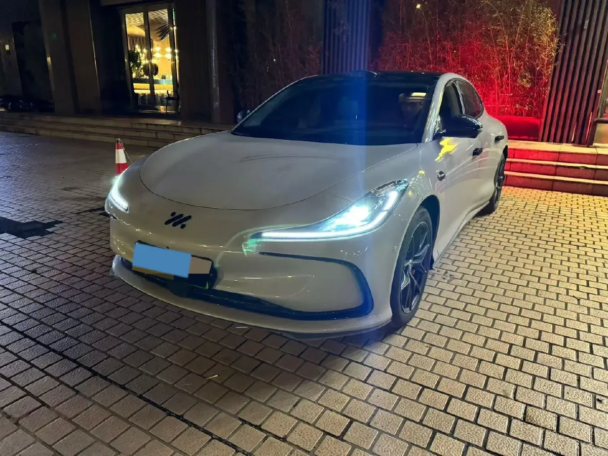2024 IM L6 BEV 83KWH,autocango,china used car exporter,china ev exporter,chinese used car exporter,chinese used ev exporter