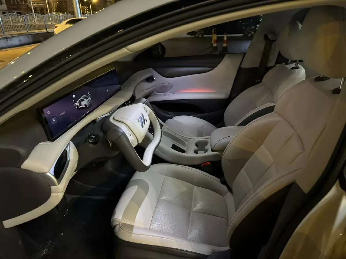 2024 IM L6 BEV 83KWH,autocango,china used car exporter,china ev exporter,chinese used car exporter,chinese used ev exporter