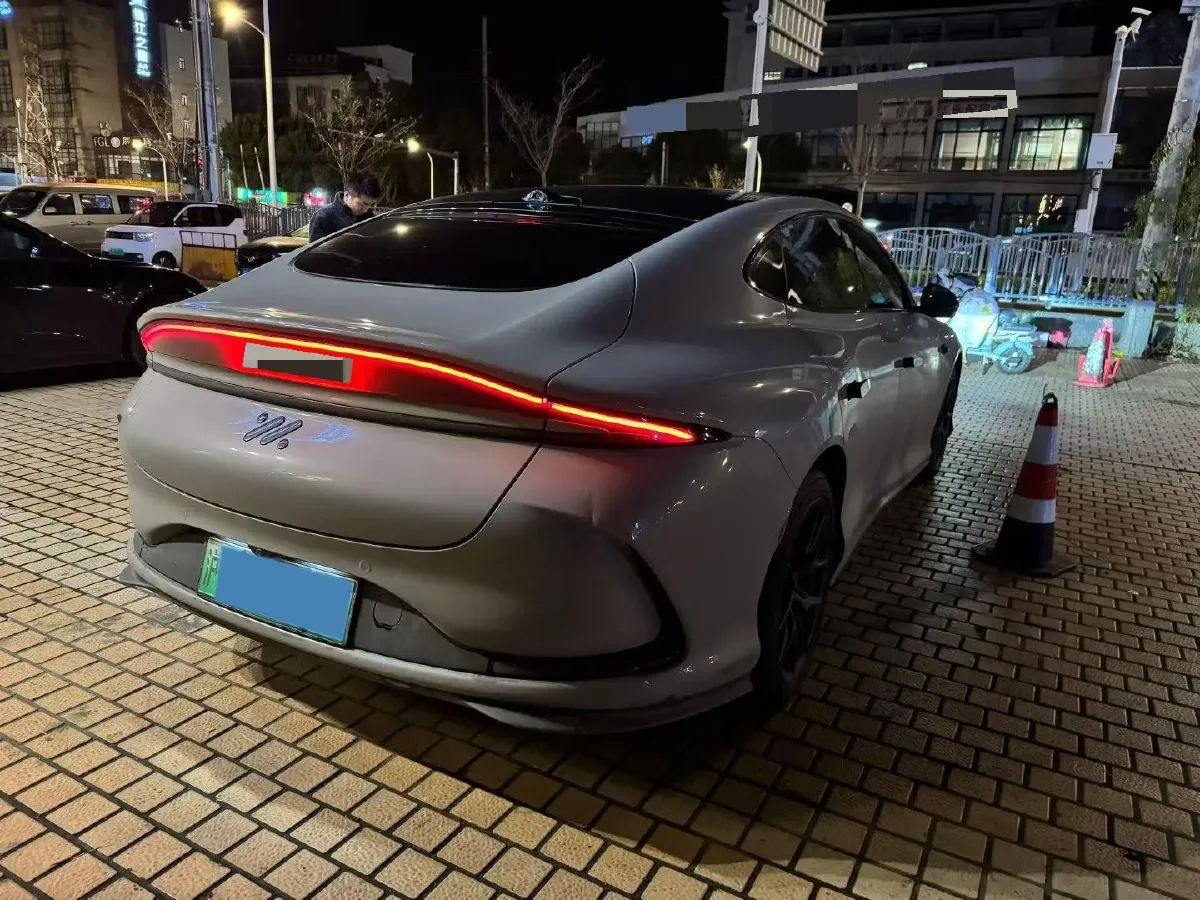 2024 IM L6 BEV 83KWH,autocango,china used car exporter,china ev exporter,chinese used car exporter,chinese used ev exporter