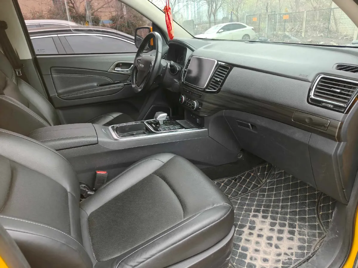 2022 Isuzu LingTuo 2.0T 220HP L4 8AT,autocango,china used car exporter,china ev exporter,chinese used car exporter,chinese used ev exporter