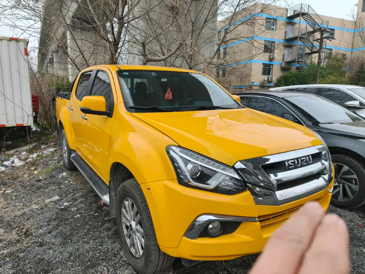 2022 Isuzu LingTuo 2.0T 220HP L4 8AT,autocango,china used car exporter,china ev exporter,chinese used car exporter,chinese used ev exporter