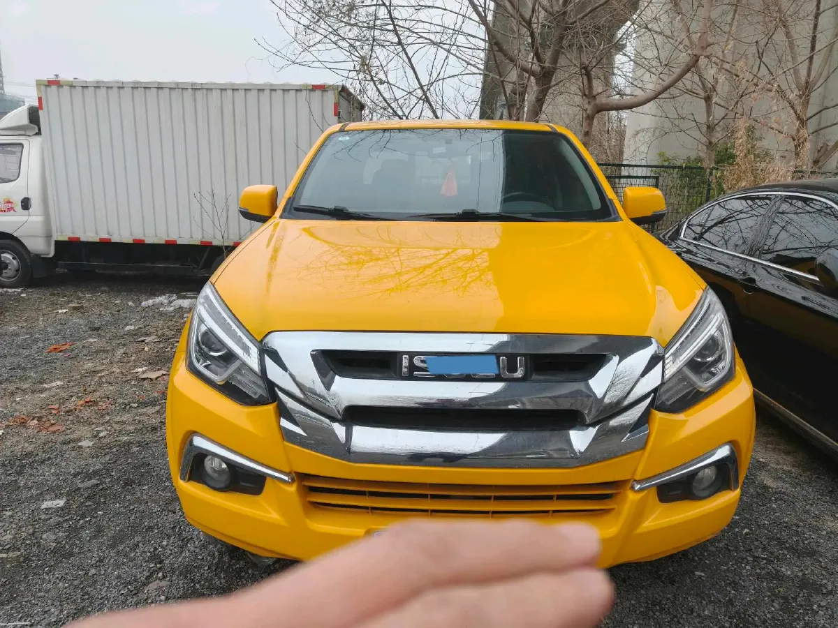 2022 Isuzu LingTuo 2.0T 220HP L4 8AT,autocango,china used car exporter,china ev exporter,chinese used car exporter,chinese used ev exporter