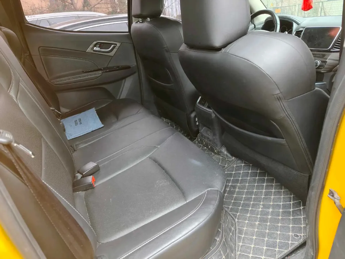 2022 Isuzu LingTuo 2.0T 220HP L4 8AT,autocango,china used car exporter,china ev exporter,chinese used car exporter,chinese used ev exporter