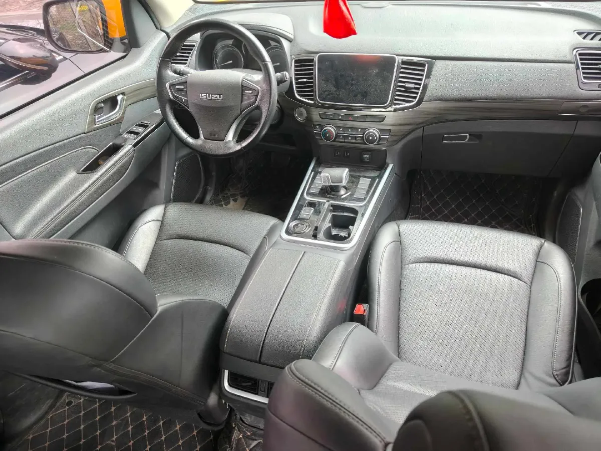 2022 Isuzu LingTuo 2.0T 220HP L4 8AT,autocango,china used car exporter,china ev exporter,chinese used car exporter,chinese used ev exporter