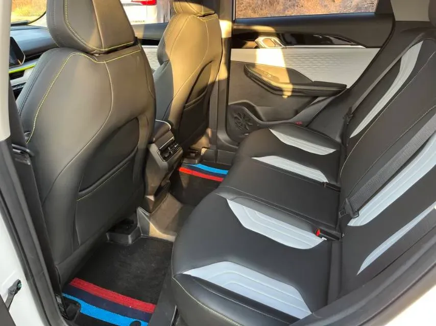 2022 Geely Coolray 1.5T 181HP L4 7DCT,autocango,china used car exporter,china ev exporter,chinese used car exporter,chinese used ev exporter