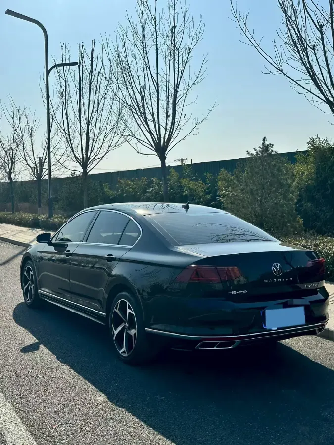 2023 Volkswagen Magotan 2.0T 186HP L4 7DCT,autocango,china used car exporter,china ev exporter,chinese used car exporter,chinese used ev exporter