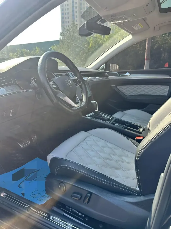 2023 Volkswagen Magotan 2.0T 186HP L4 7DCT,autocango,china used car exporter,china ev exporter,chinese used car exporter,chinese used ev exporter