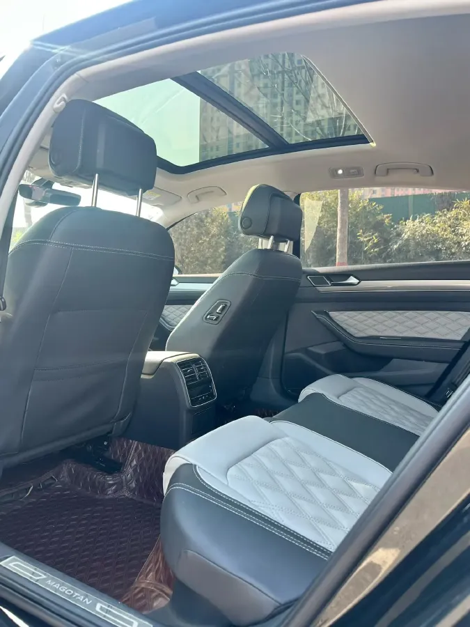 2023 Volkswagen Magotan 2.0T 186HP L4 7DCT,autocango,china used car exporter,china ev exporter,chinese used car exporter,chinese used ev exporter