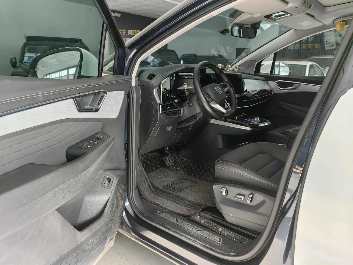 2021 Volkswagen Talagon 2.0T 220HP L4 7DCT,autocango,china used car exporter,china ev exporter,chinese used car exporter,chinese used ev exporter
