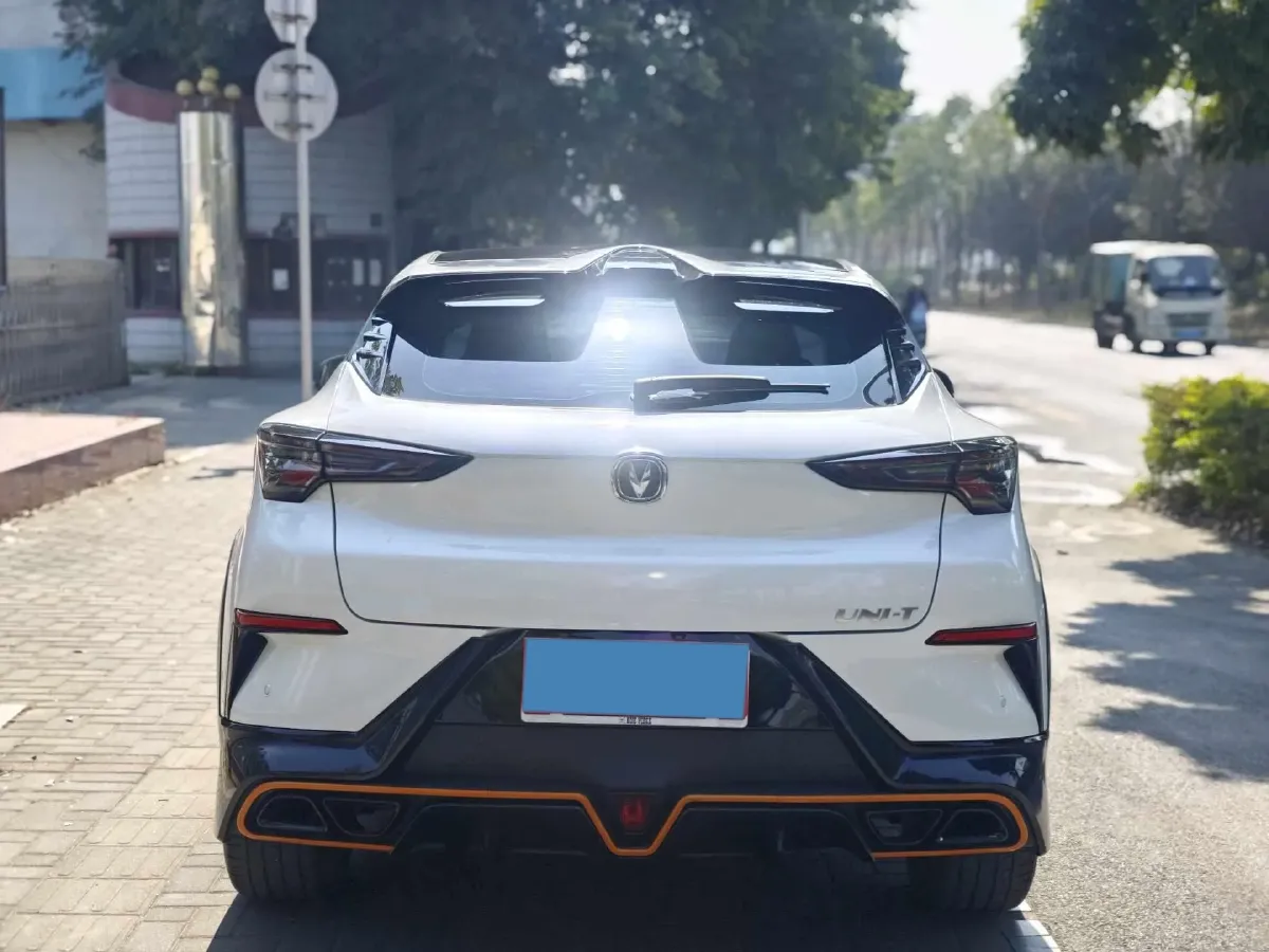 2022 ChangAn UNI-T 1.5T 188HP L4 7DCT,autocango,china used car exporter,china ev exporter,chinese used car exporter,chinese used ev exporter