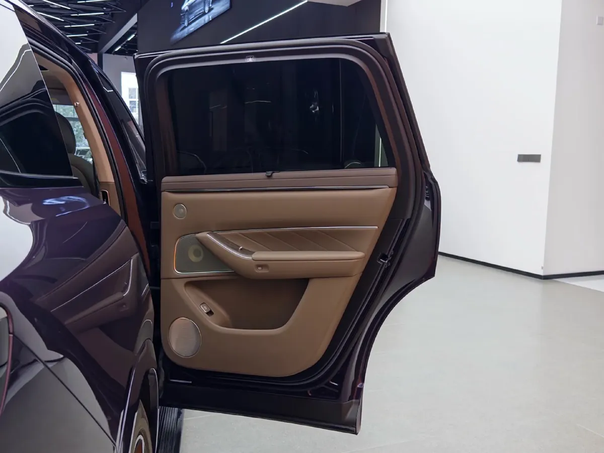 2025 AITO AITO M8 BEV,autocango,china used car exporter,china ev exporter,chinese used car exporter,chinese used ev exporter