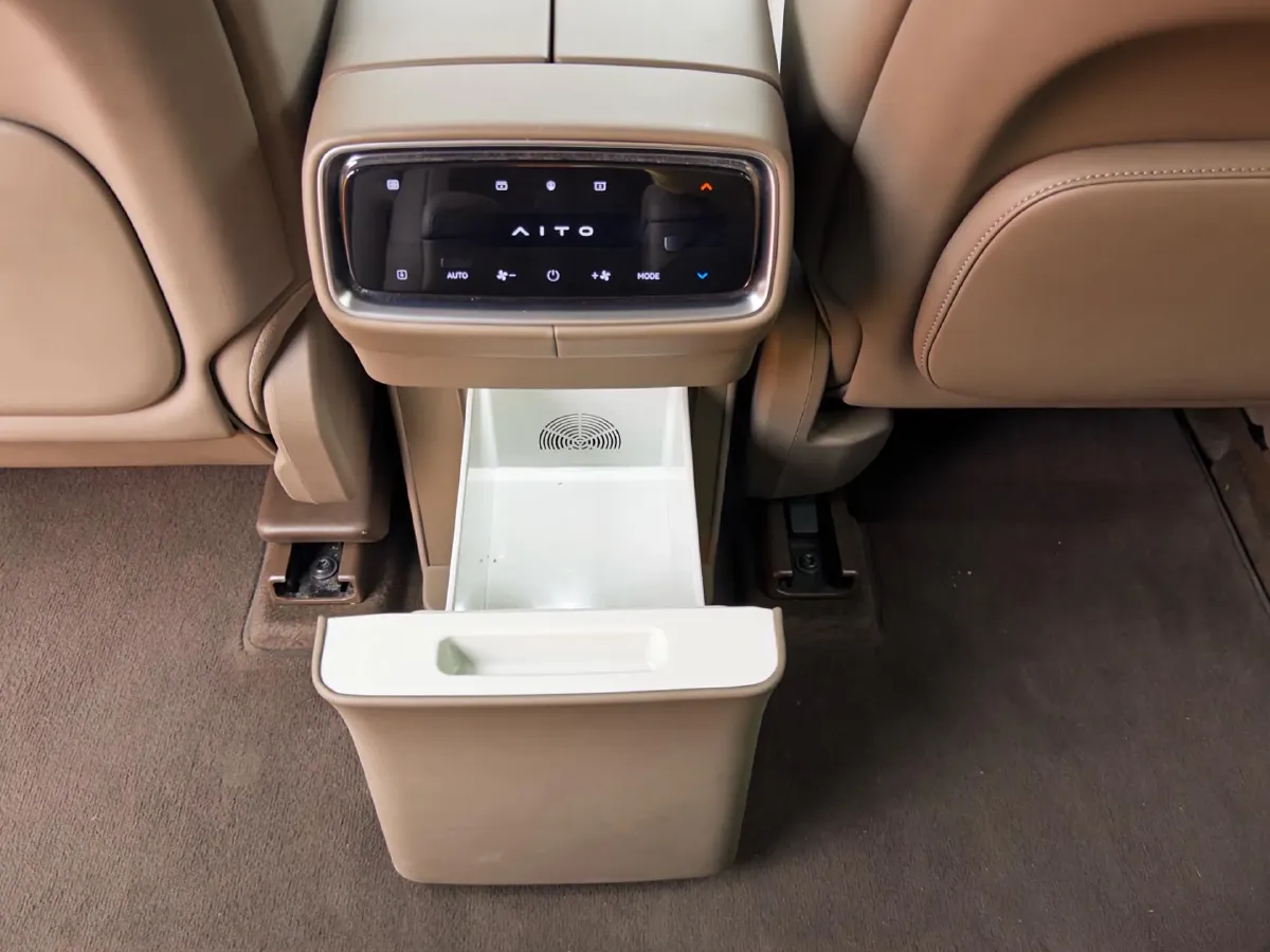 2024 AITO AITO M9 1.5T 152HP L4 REEV 42KWH,autocango,china used car exporter,china ev exporter,chinese used car exporter,chinese used ev exporter