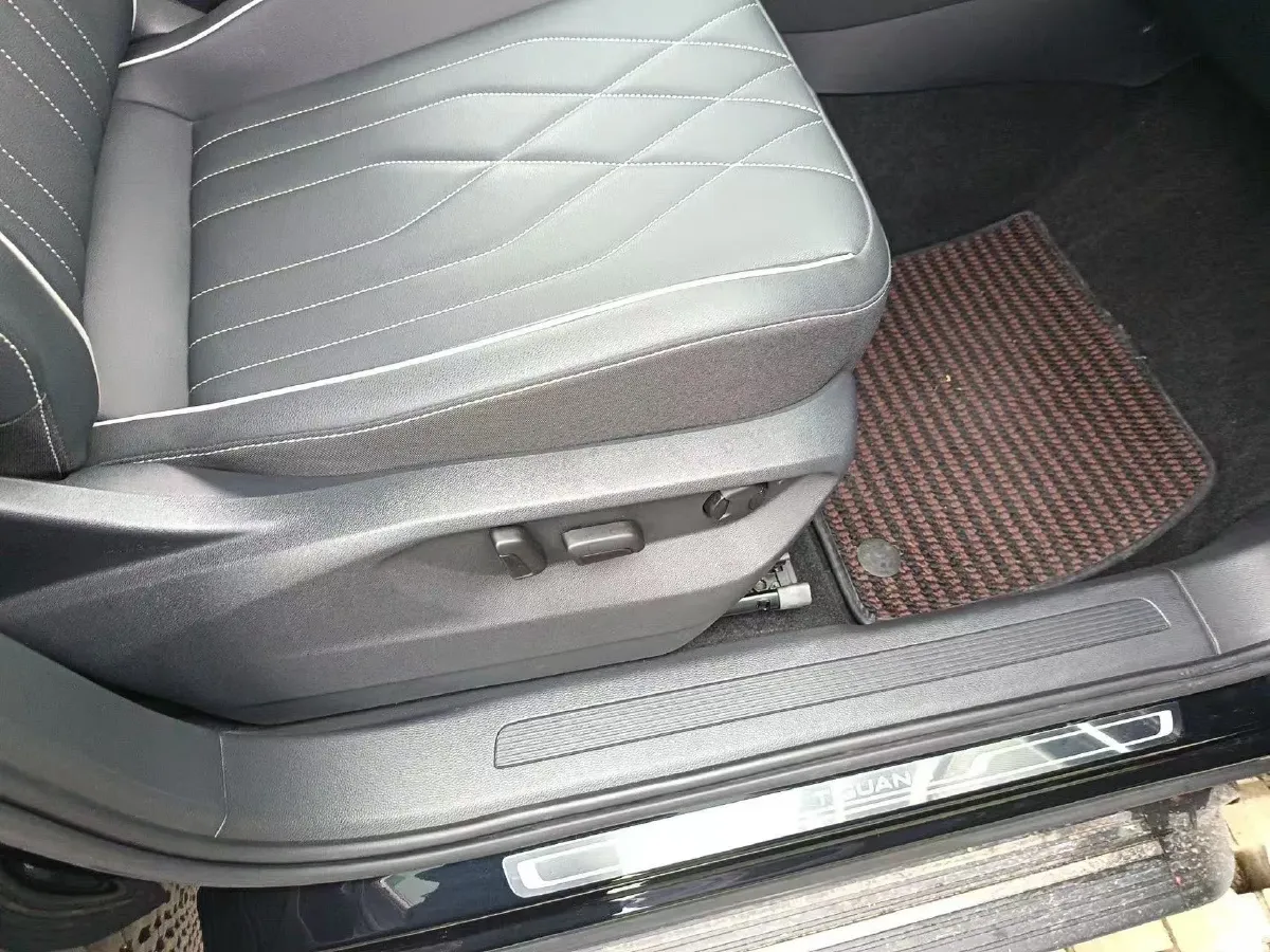 2025 Volkswagen Tiguan L 2.0T 186HP L4 7DCT,autocango,china used car exporter,china ev exporter,chinese used car exporter,chinese used ev exporter