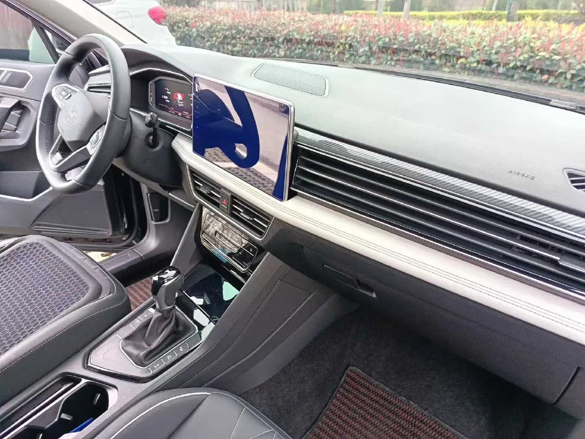 2025 Volkswagen Tiguan L 2.0T 186HP L4 7DCT,autocango,china used car exporter,china ev exporter,chinese used car exporter,chinese used ev exporter