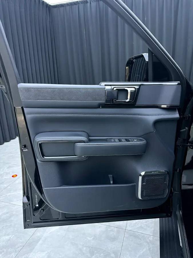 2023 FangChengBao Bao 5 1.5T 194HP L4 E-CVT PHEV 31.8KWH,autocango,china used car exporter,china ev exporter,chinese used car exporter,chinese used ev exporter