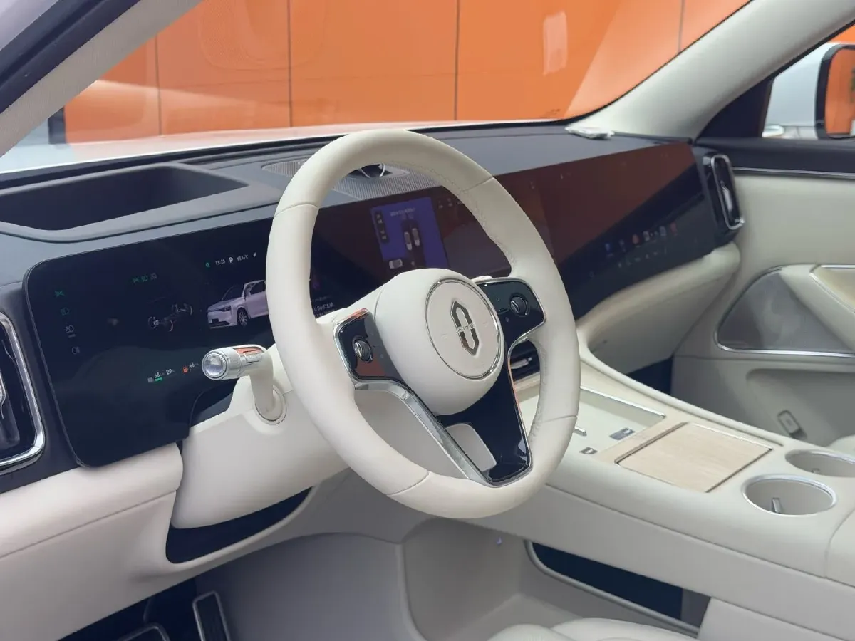 2025 AITO AITO M8 REEV 160HP REEV 53.4KWH,autocango,china used car exporter,china ev exporter,chinese used car exporter,chinese used ev exporter