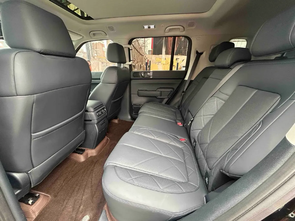 2025 FangChengBao Bao 5 1.5T 194HP L4 E-CVT PHEV 31.8KWH,autocango,china used car exporter,china ev exporter,chinese used car exporter,chinese used ev exporter