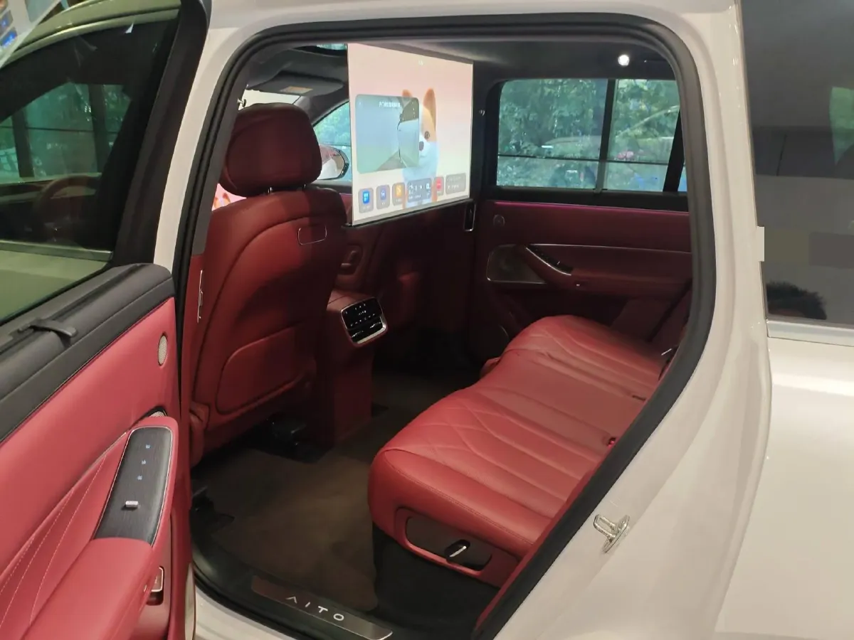 2025 AITO AITO M8 REEV 160HP REEV 53.4KWH,autocango,china used car exporter,china ev exporter,chinese used car exporter,chinese used ev exporter