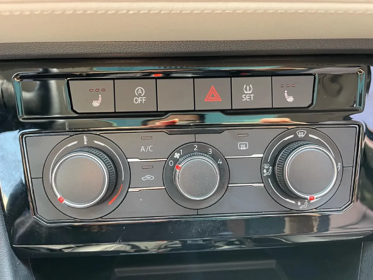 2022 Jetta VS5 1.4T 150HP L4 6AT,autocango,china used car exporter,china ev exporter,chinese used car exporter,chinese used ev exporter