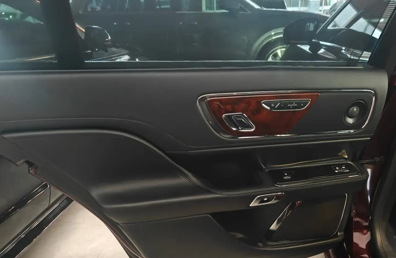 2018 Lincoln Continental 2.0T 261HP L4 6AT,autocango,china used car exporter,china ev exporter,chinese used car exporter,chinese used ev exporter