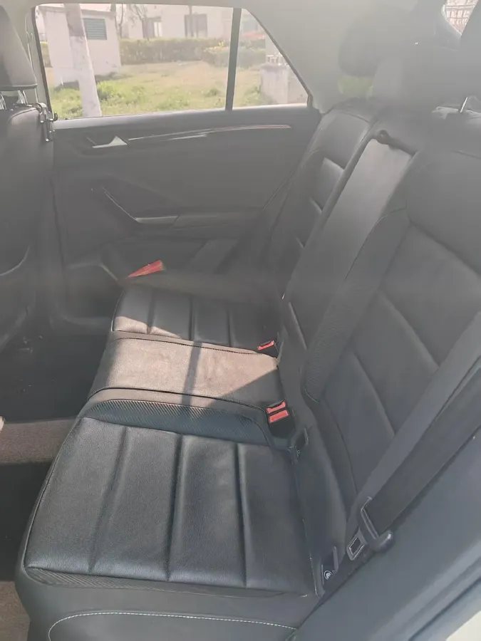 2022 Volkswagen T-Roc 1.4T 150HP L4 7DCT,autocango,china used car exporter,china ev exporter,chinese used car exporter,chinese used ev exporter