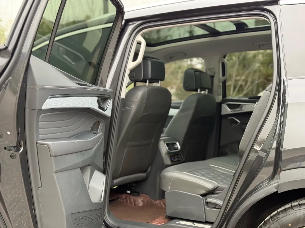 2022 Volkswagen Talagon 2.5T 299HP V6 7DCT,autocango,china used car exporter,china ev exporter,chinese used car exporter,chinese used ev exporter