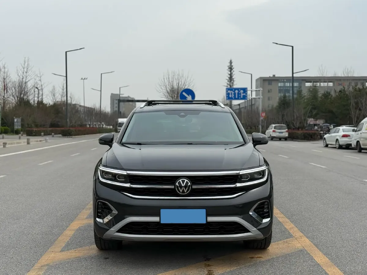 2022 Volkswagen Talagon 2.5T 299HP V6 7DCT,autocango,china used car exporter,china ev exporter,chinese used car exporter,chinese used ev exporter