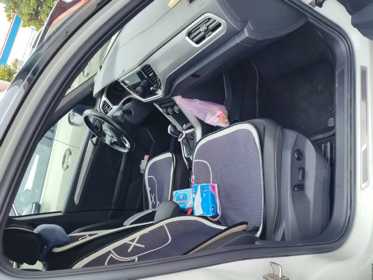 2021 Volkswagen T-Roc 1.4T 150HP L4 7DCT,autocango,china used car exporter,china ev exporter,chinese used car exporter,chinese used ev exporter