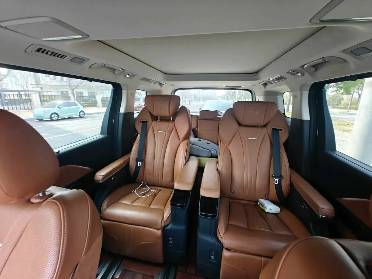 2023 HongQi HQ9 2.0T 252HP L4 8AT,autocango,china used car exporter,china ev exporter,chinese used car exporter,chinese used ev exporter