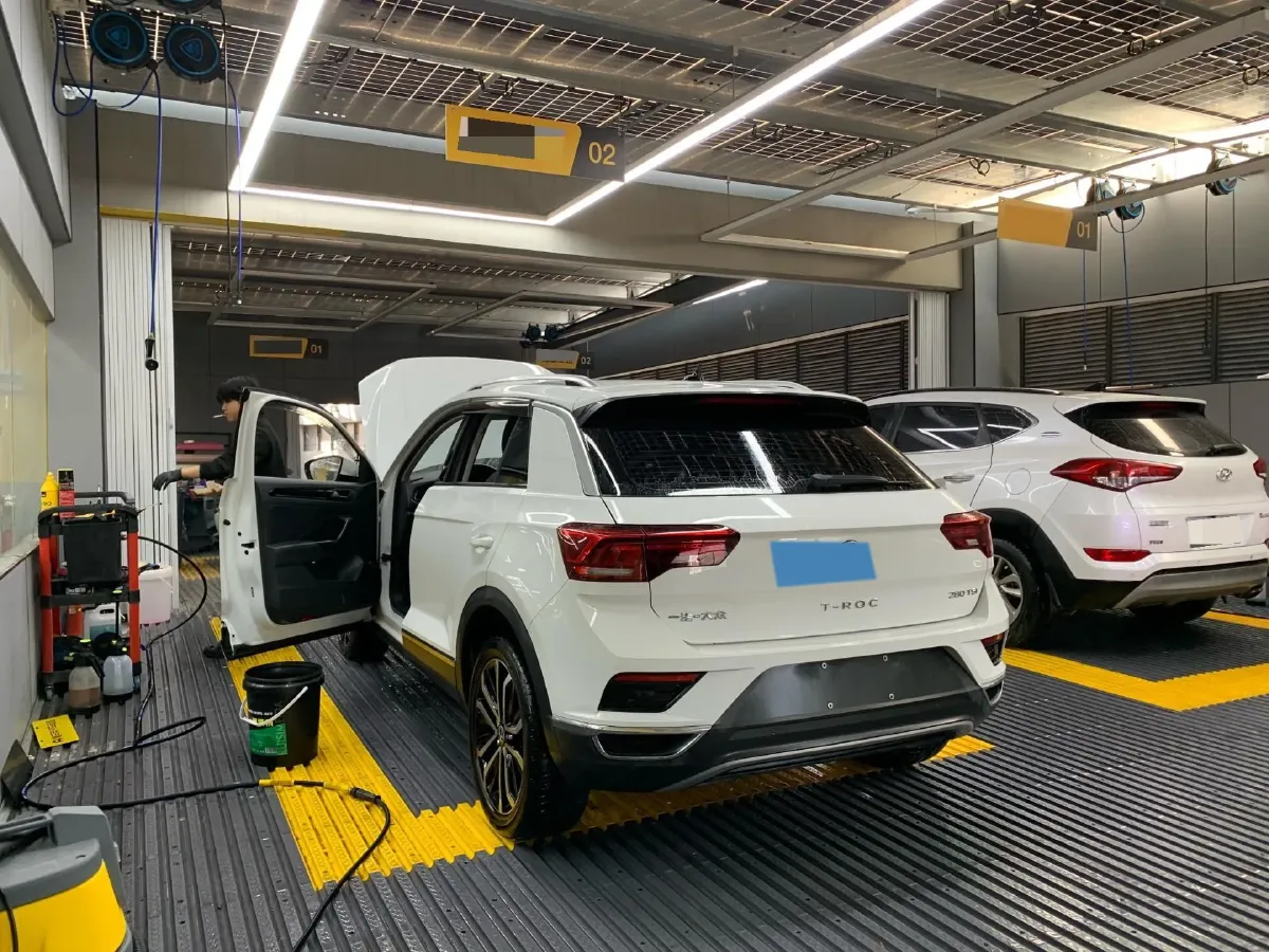 2022 Volkswagen T-Roc 1.4T 150HP L4 7DCT,autocango,china used car exporter,china ev exporter,chinese used car exporter,chinese used ev exporter
