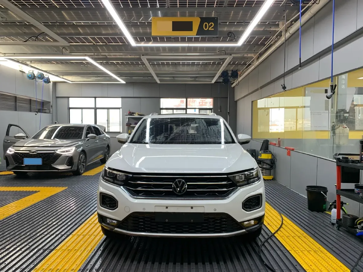 2022 Volkswagen T-Roc 1.4T 150HP L4 7DCT,autocango,china used car exporter,china ev exporter,chinese used car exporter,chinese used ev exporter