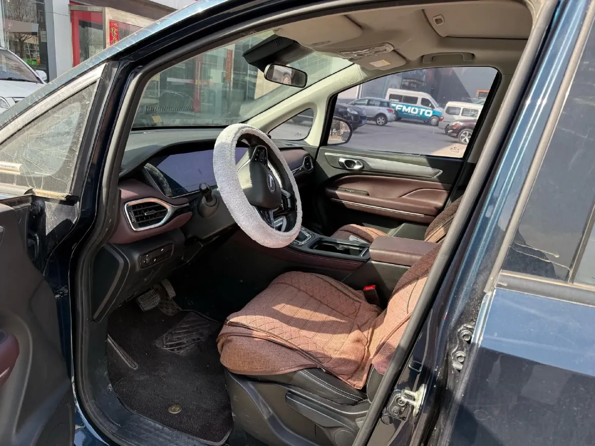 2021 GAC Trumpchi M6 1.5T 169HP L4 7DCT,autocango,china used car exporter,china ev exporter,chinese used car exporter,chinese used ev exporter