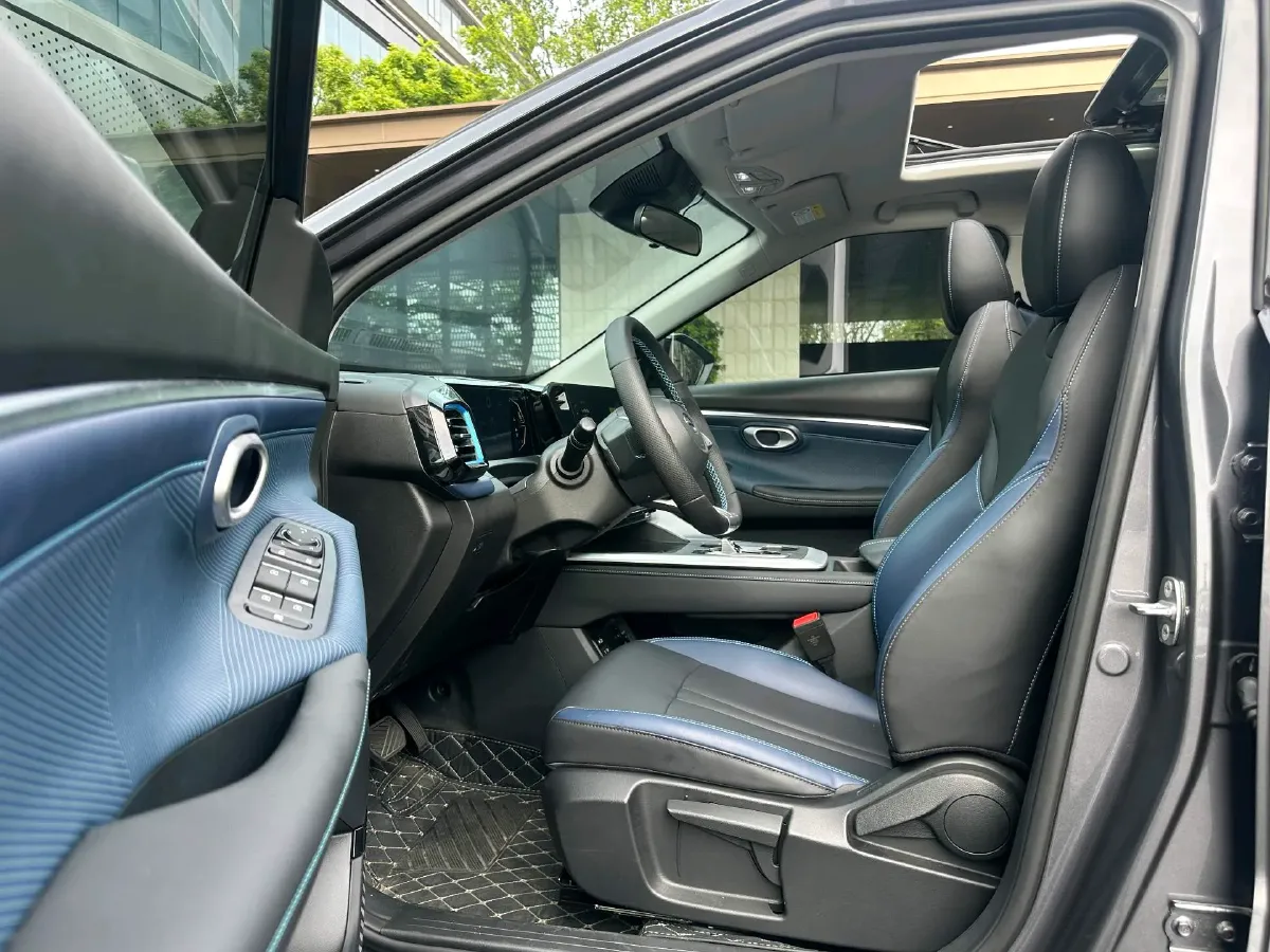 2025 GAC Trumpchi GS3 1.5T 177HP L4 7DCT,autocango,china used car exporter,china ev exporter,chinese used car exporter,chinese used ev exporter