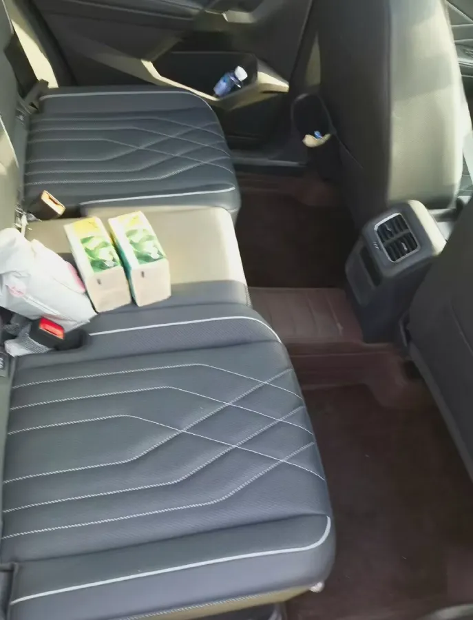 2023 Volkswagen Tiguan L 1.5T 160HP L4 7DCT,autocango,china used car exporter,china ev exporter,chinese used car exporter,chinese used ev exporter