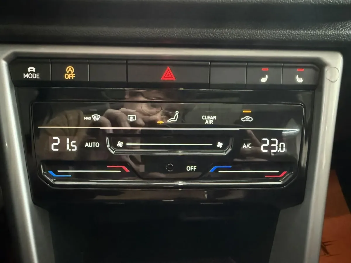 2022 Volkswagen T-Roc 1.4T 150HP L4 7DCT,autocango,china used car exporter,china ev exporter,chinese used car exporter,chinese used ev exporter