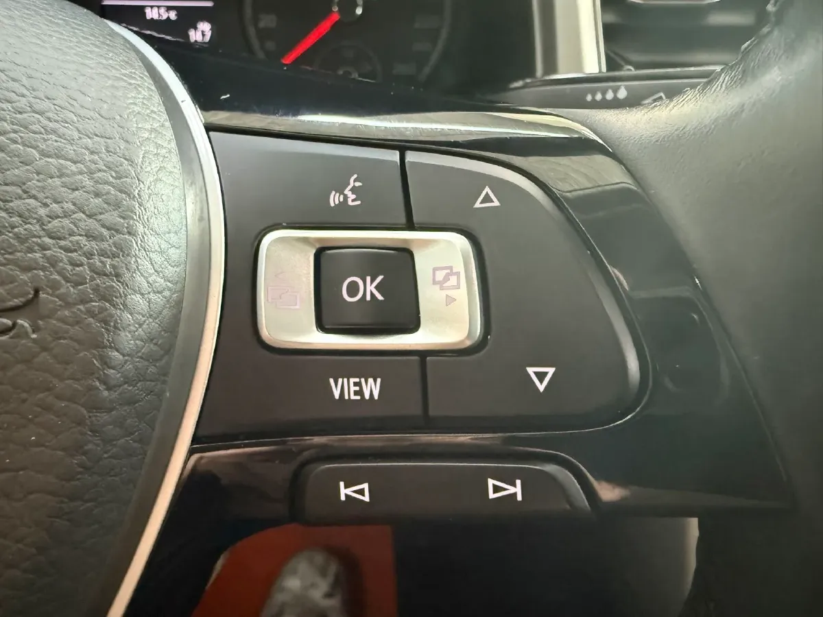 2022 Volkswagen T-Roc 1.4T 150HP L4 7DCT,autocango,china used car exporter,china ev exporter,chinese used car exporter,chinese used ev exporter