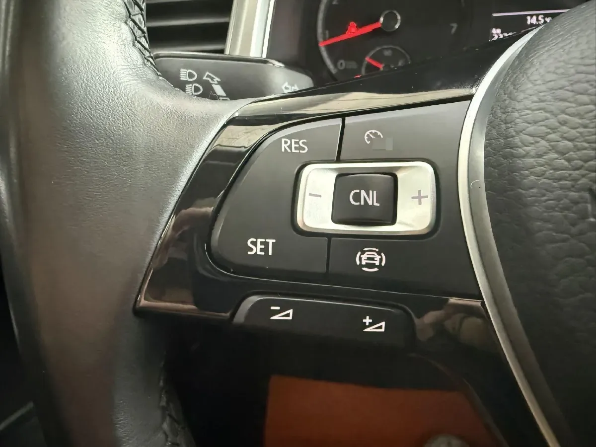 2022 Volkswagen T-Roc 1.4T 150HP L4 7DCT,autocango,china used car exporter,china ev exporter,chinese used car exporter,chinese used ev exporter