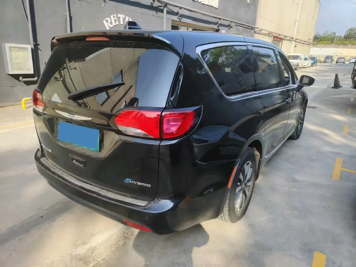 2018 Chrysler Pacifica 3.6L 245HP V6 E-CVT PHEV 16KWH,autocango,china used car exporter,china ev exporter,chinese used car exporter,chinese used ev exporter