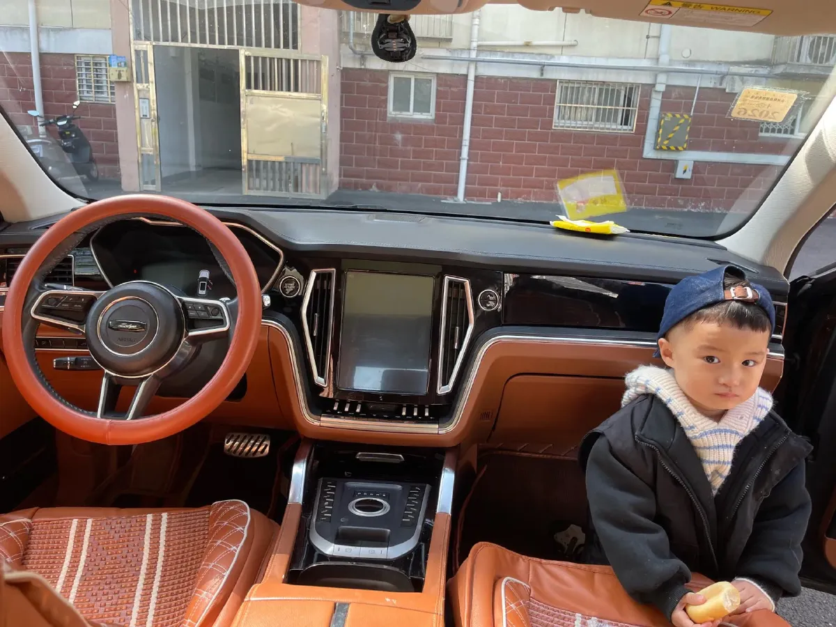 2017 Zotye T700 1.8T 177HP L4 6DCT,autocango,china used car exporter,china ev exporter,chinese used car exporter,chinese used ev exporter