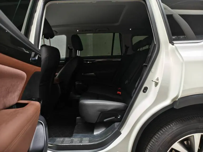 2017 GAC Trumpchi GS8 2.0T 201HP L4 6AT,autocango,china used car exporter,china ev exporter,chinese used car exporter,chinese used ev exporter