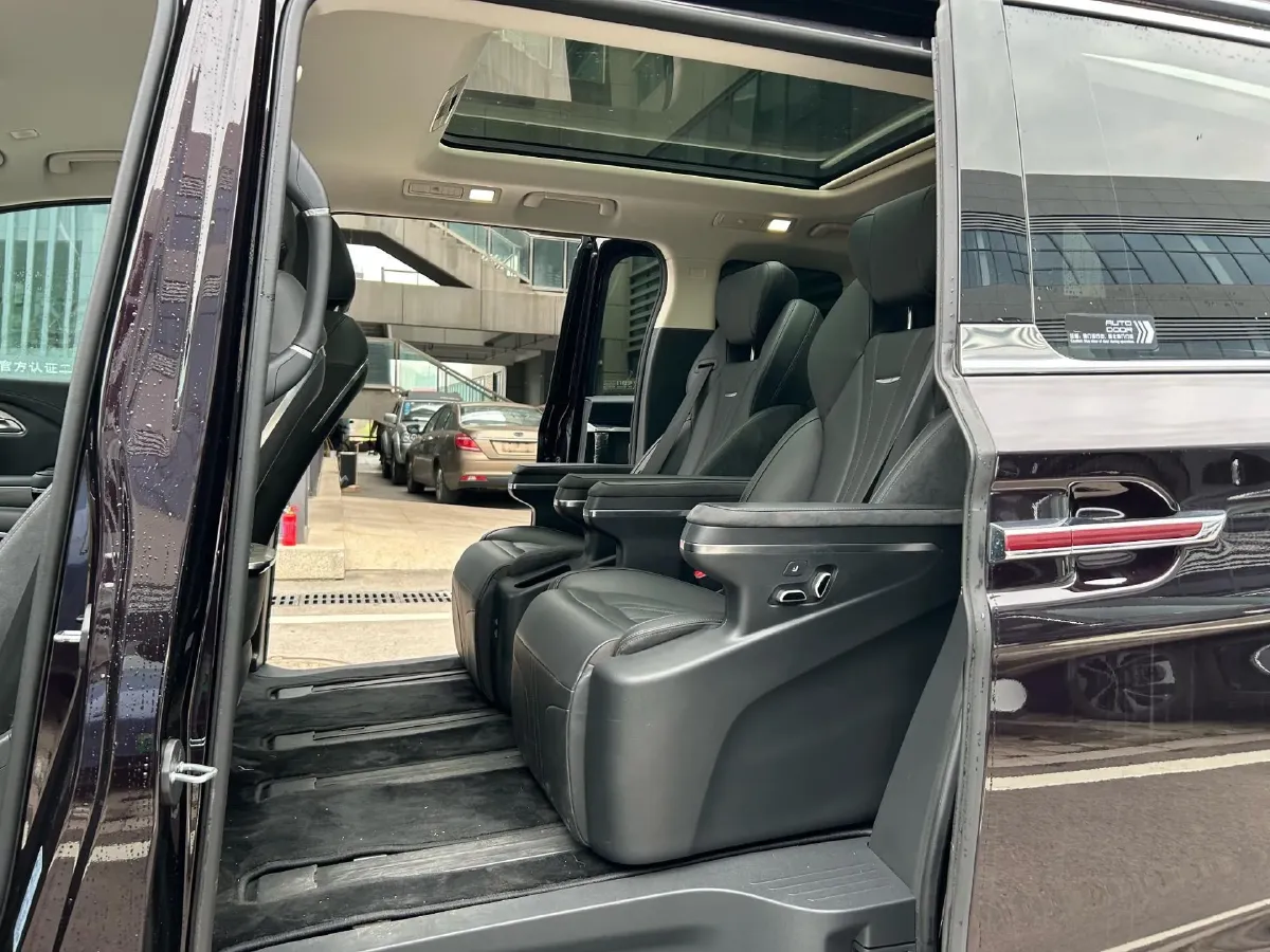 2024 HongQi HQ9 2.0T 163HP L4 1DHT PHEV 20.14KWH,autocango,china used car exporter,china ev exporter,chinese used car exporter,chinese used ev exporter