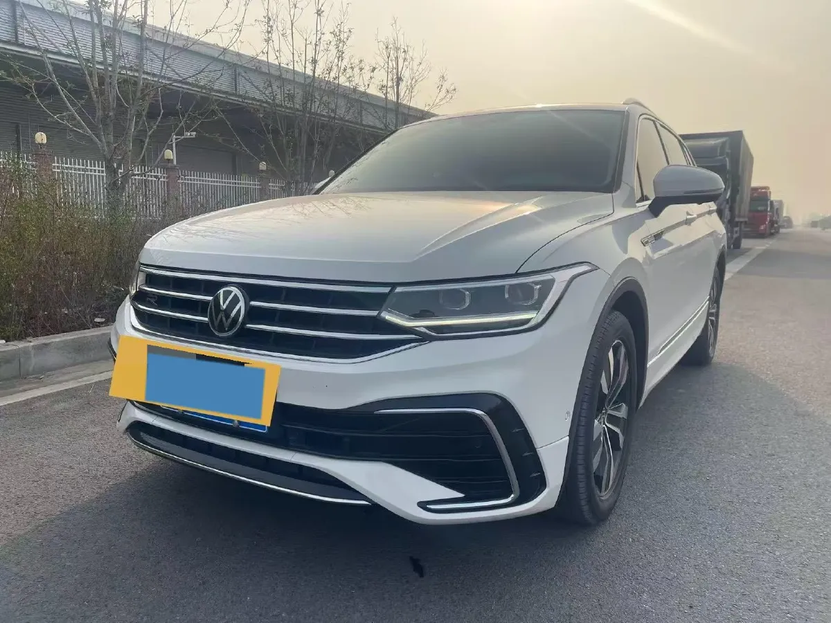 2024 Volkswagen Tiguan L 2.0T 186HP L4 7DCT,autocango,china used car exporter,china ev exporter,chinese used car exporter,chinese used ev exporter
