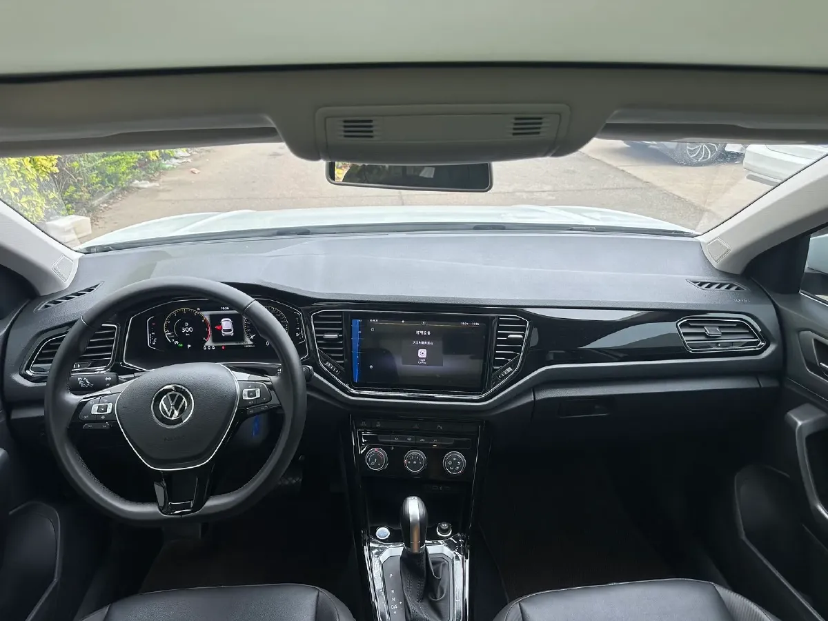 2022 Volkswagen T-Roc 1.4T 150HP L4 7DCT,autocango,china used car exporter,china ev exporter,chinese used car exporter,chinese used ev exporter