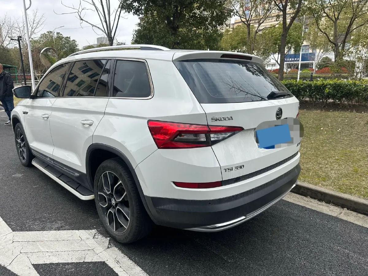 2018 Skoda Kodiak 1.8T 180HP L4 7DCT,autocango,china used car exporter,china ev exporter,chinese used car exporter,chinese used ev exporter