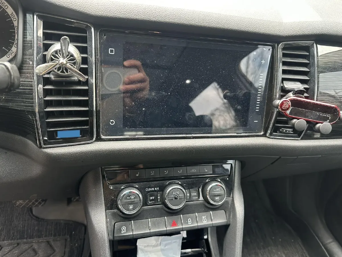 2018 Skoda Kodiak 1.8T 180HP L4 7DCT,autocango,china used car exporter,china ev exporter,chinese used car exporter,chinese used ev exporter